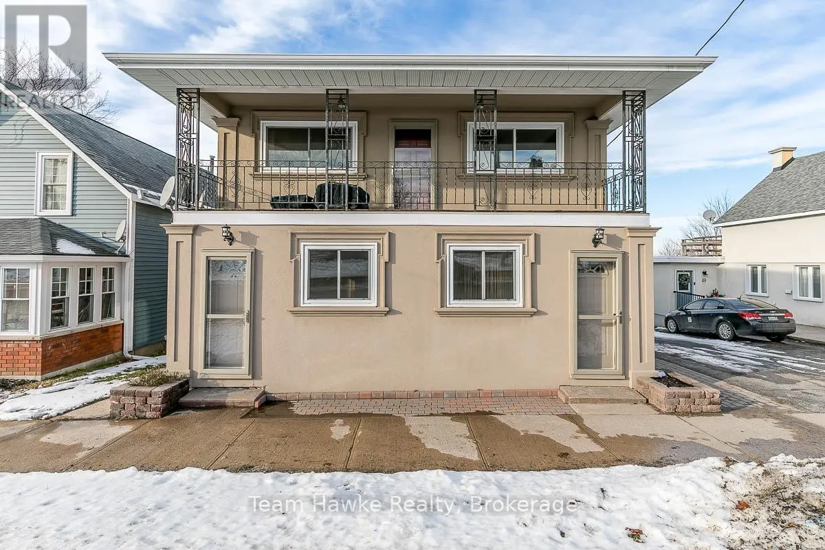 25 ROBERT STREET W