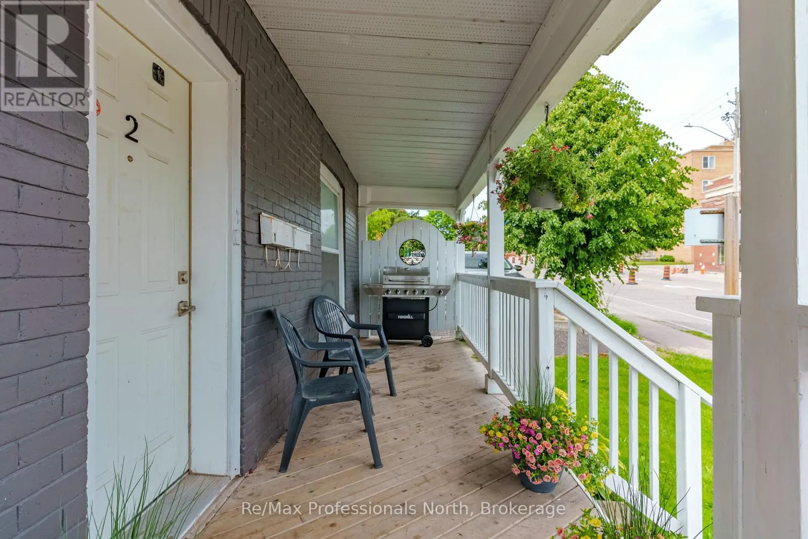 73 COLDWATER STREET E