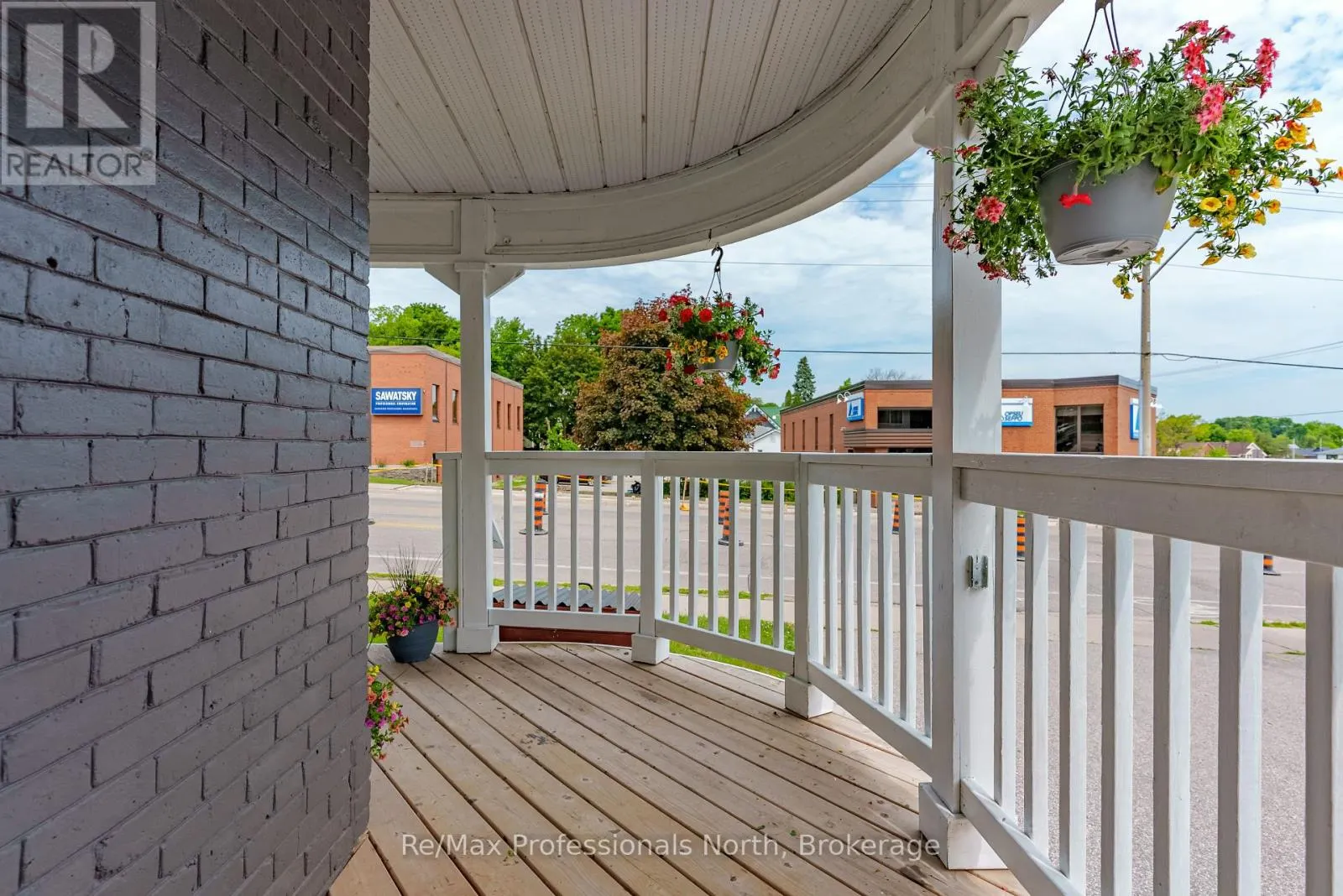 73 COLDWATER STREET E