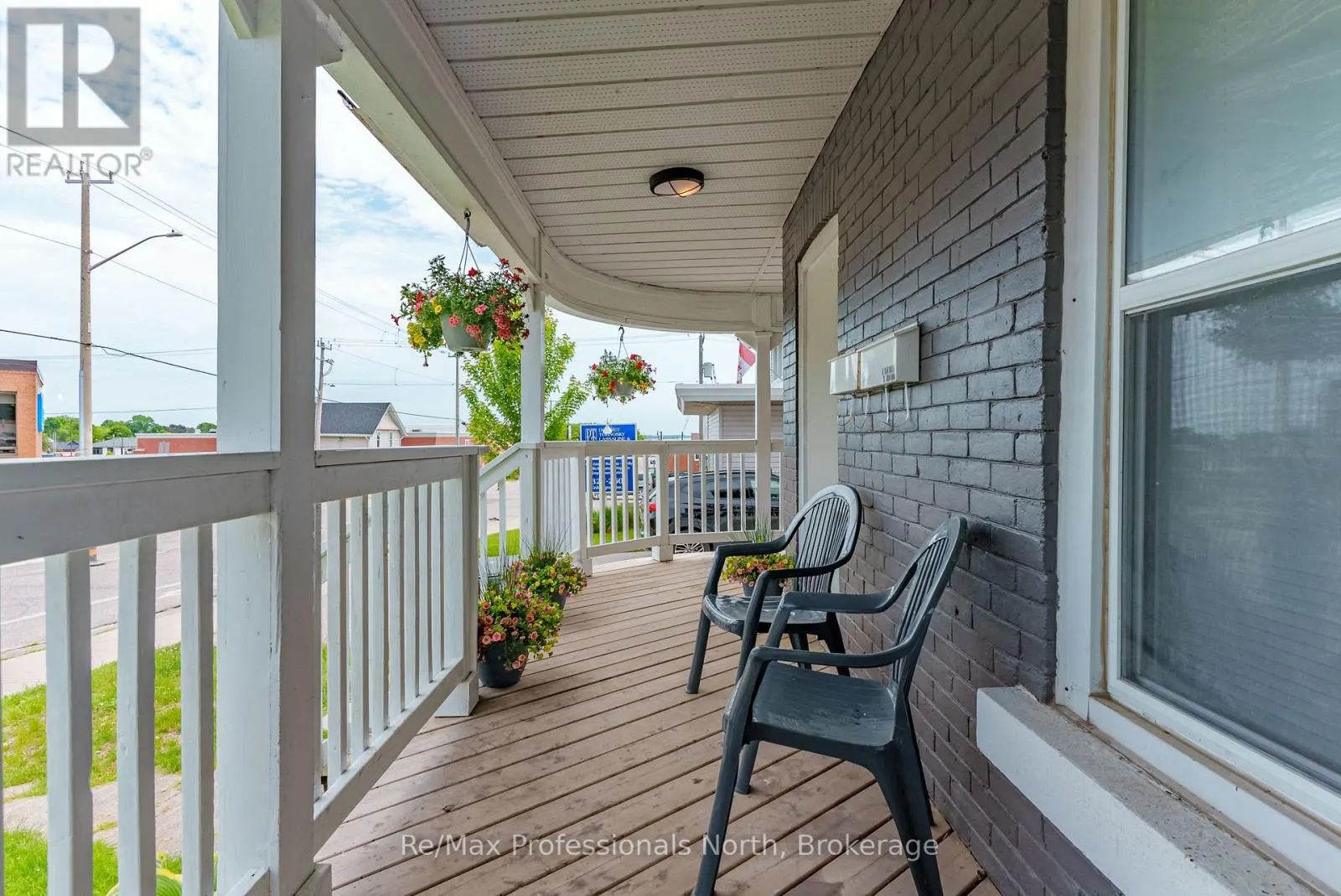 73 COLDWATER STREET E