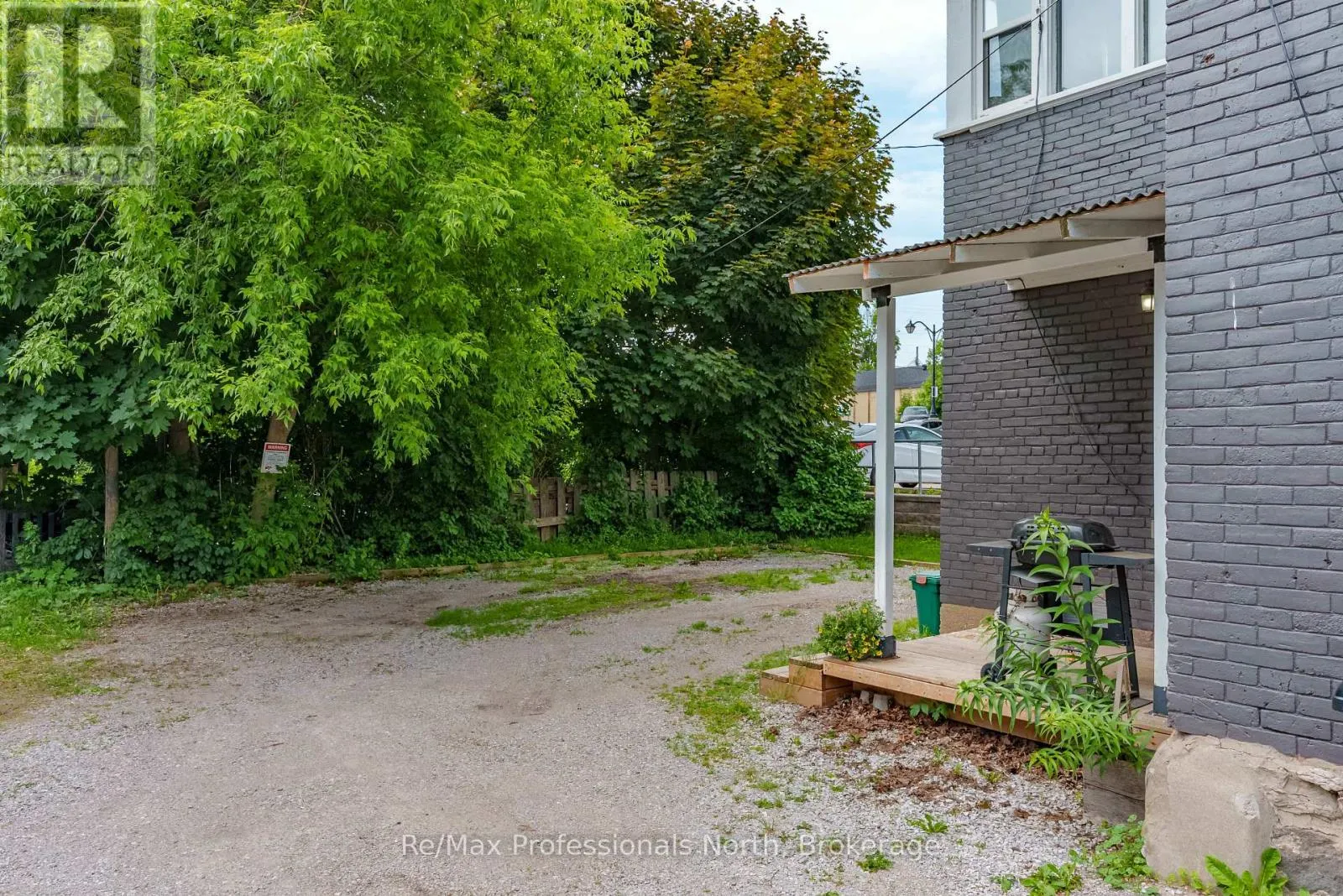 73 COLDWATER STREET E