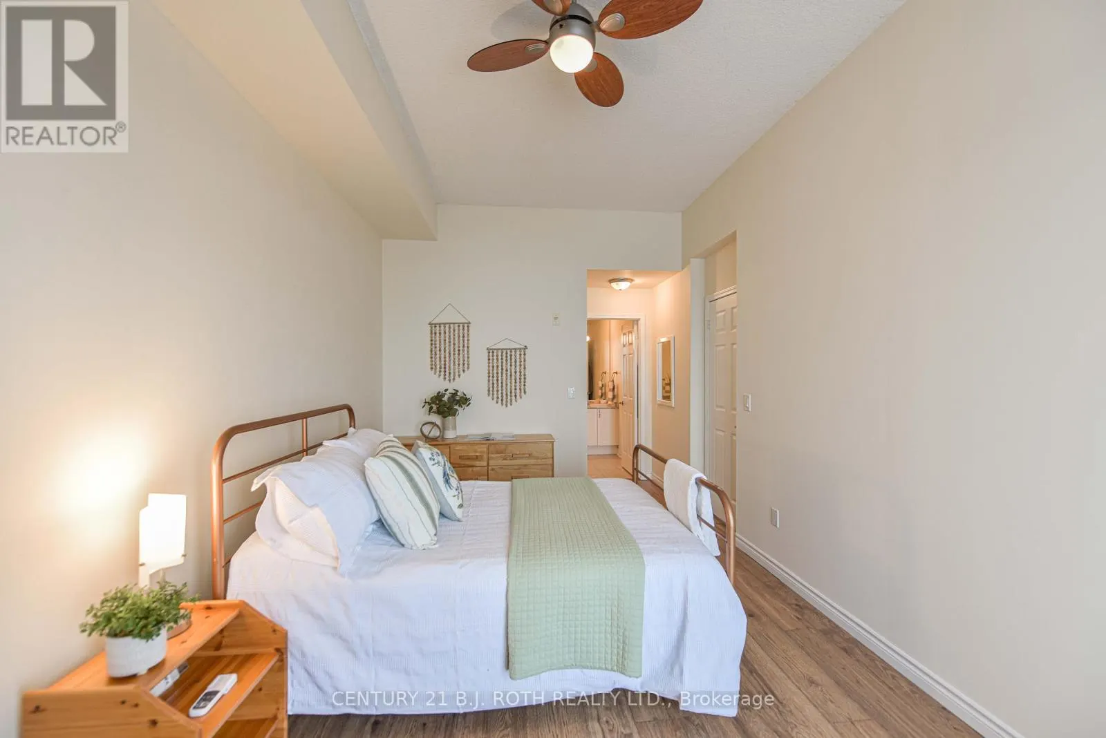 804 - 354 ATHERLEY ROAD