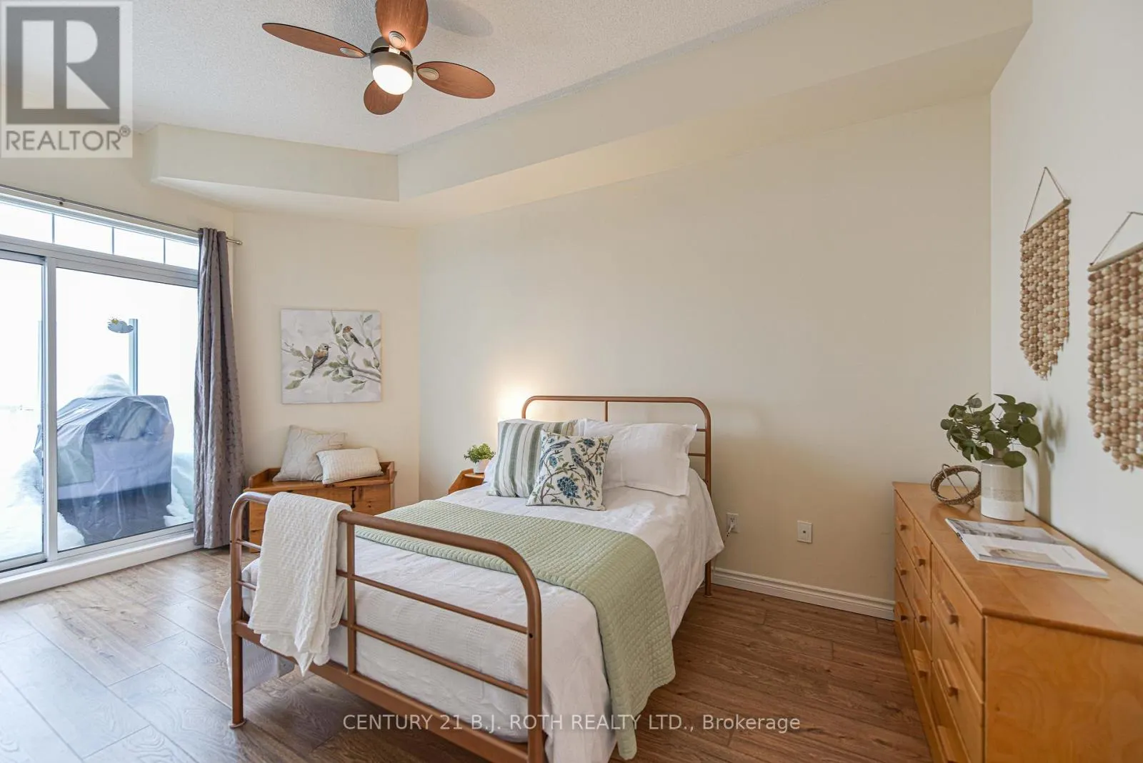804 - 354 ATHERLEY ROAD