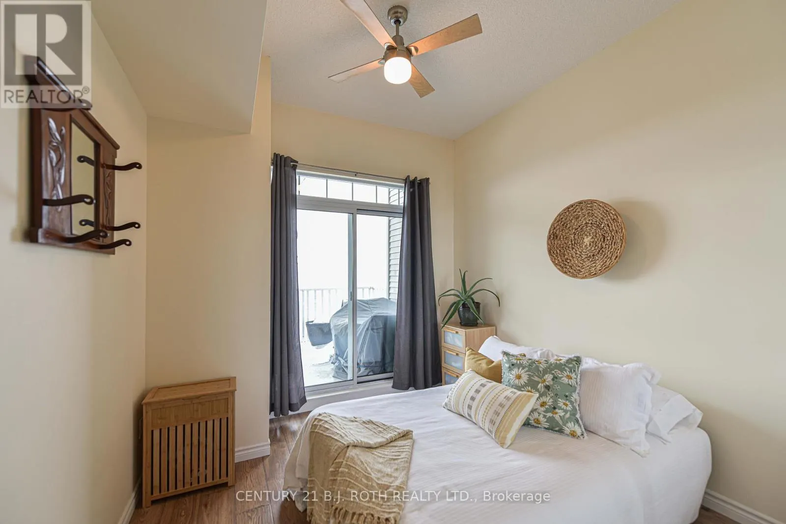 804 - 354 ATHERLEY ROAD