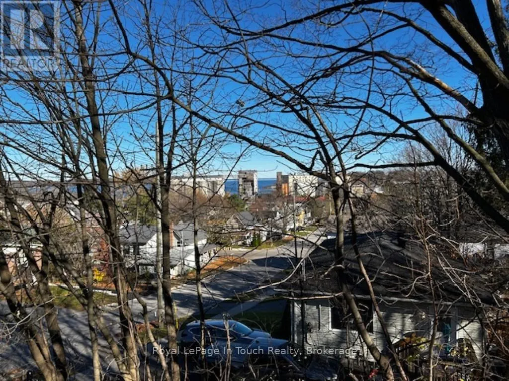 687 MONTREAL STREET