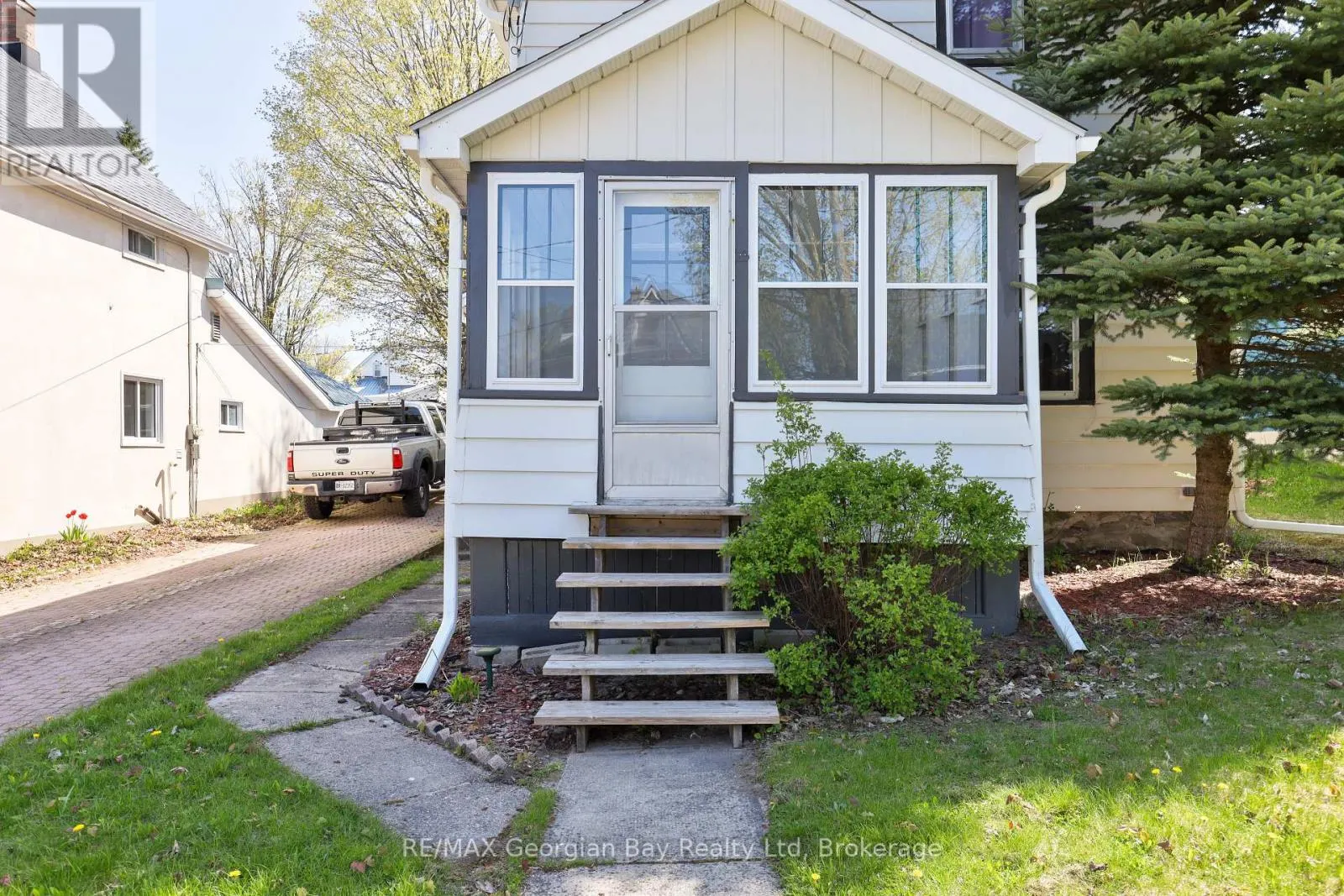 23 MARIA STREET