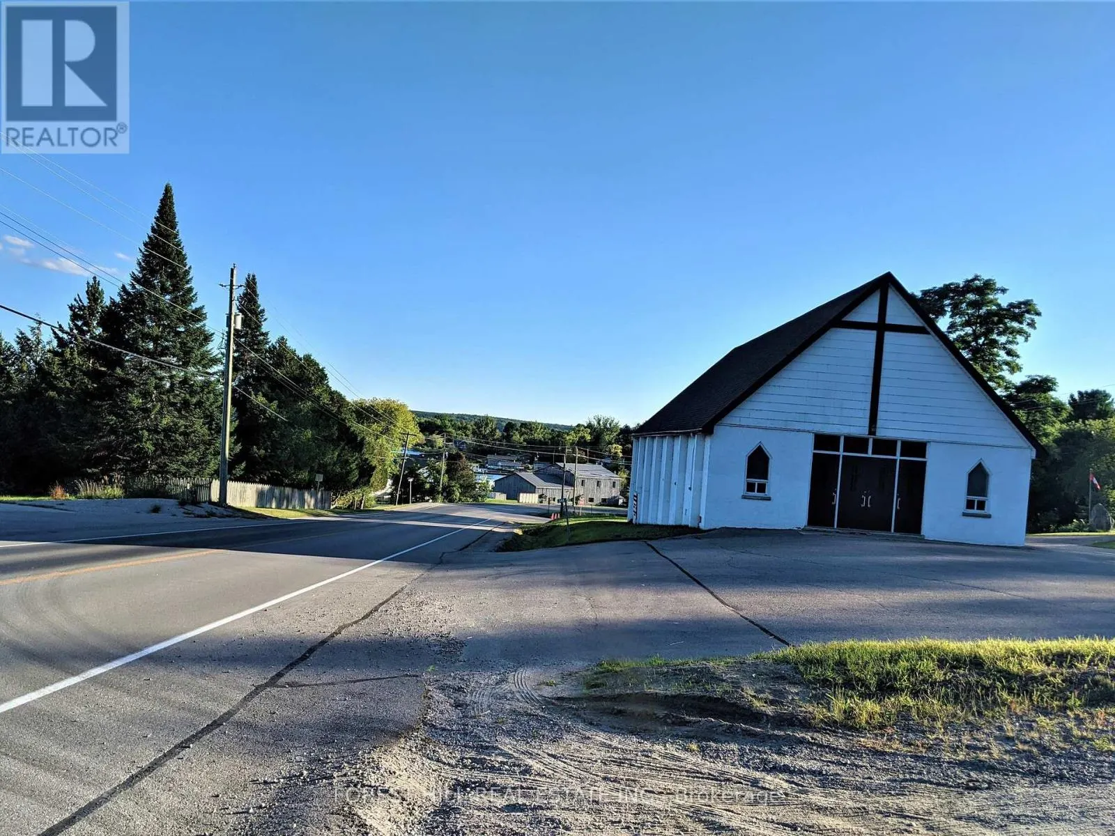 364 CHAMPLAIN ROAD