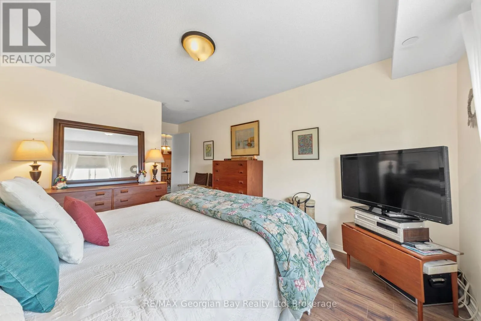 307 - 4 BECK BOULEVARD, #307