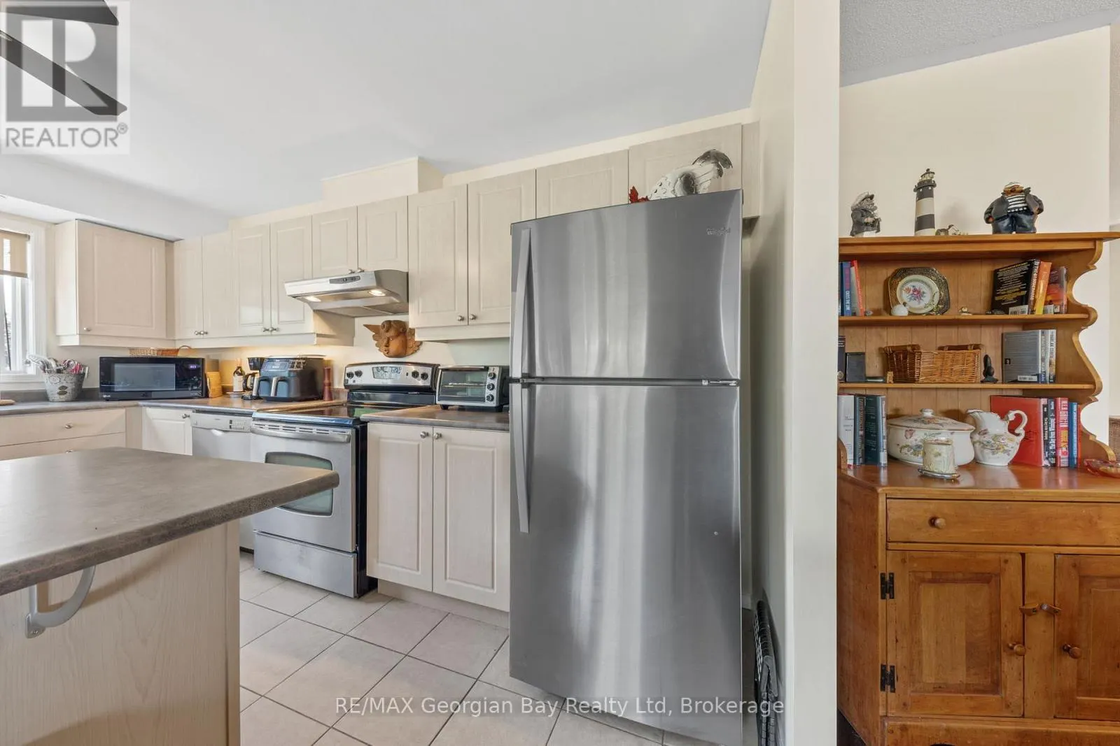 307 - 4 BECK BOULEVARD, #307