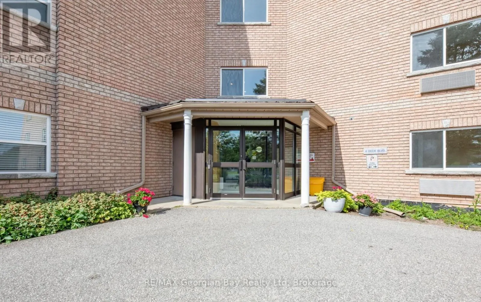 307 - 4 BECK BOULEVARD, #307