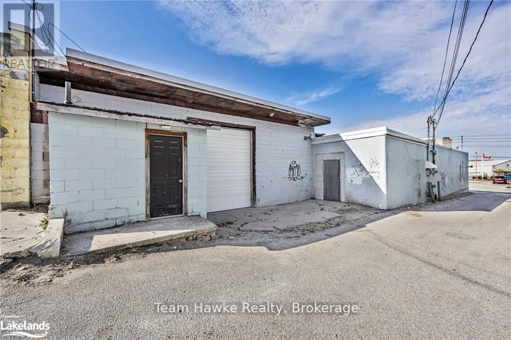 551 BAY STREET