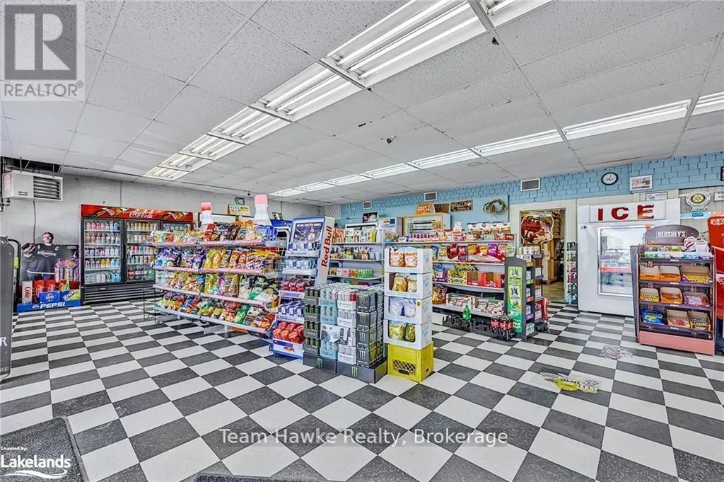551 BAY STREET