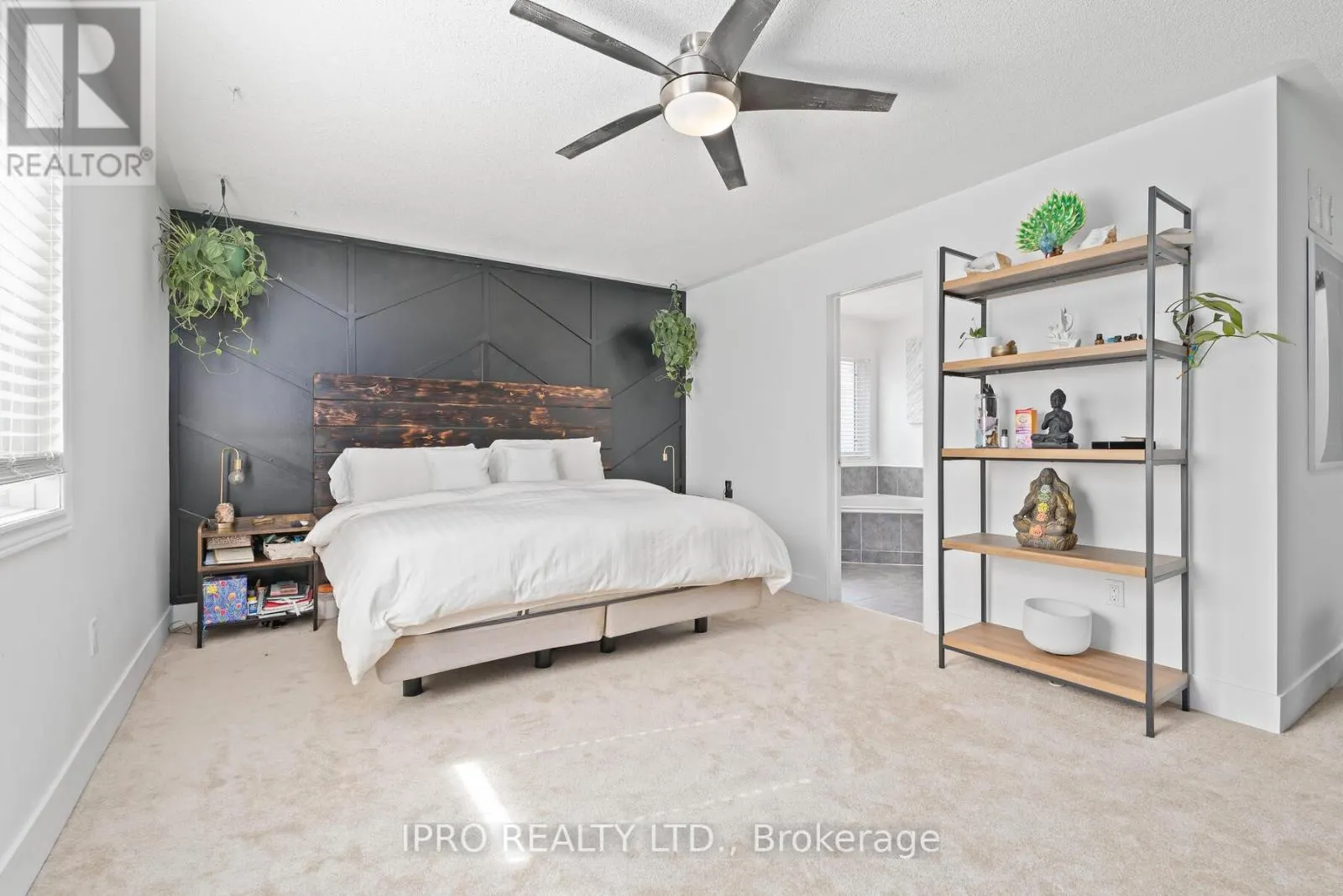 9 MEADOWOOD DRIVE