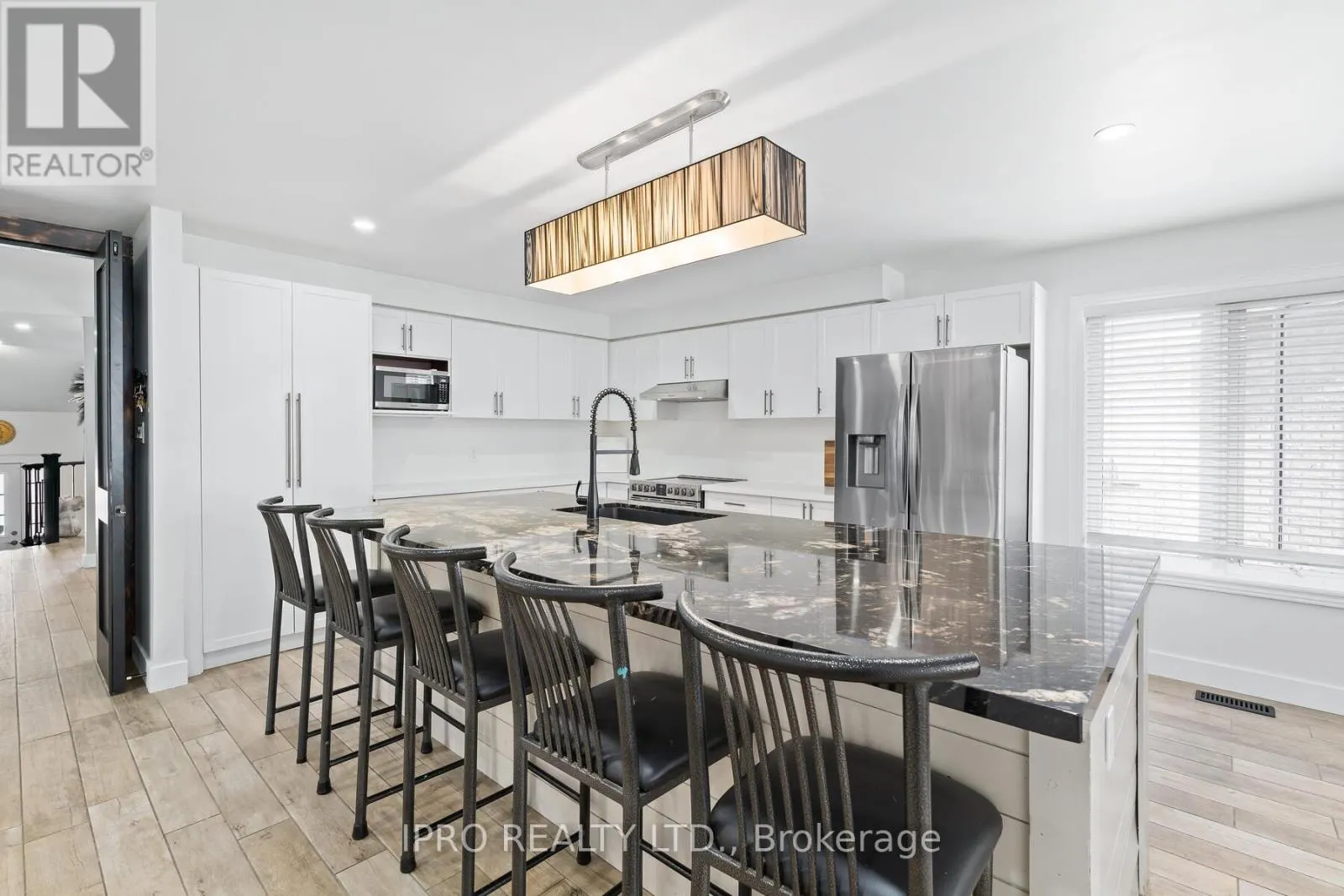 9 MEADOWOOD DRIVE