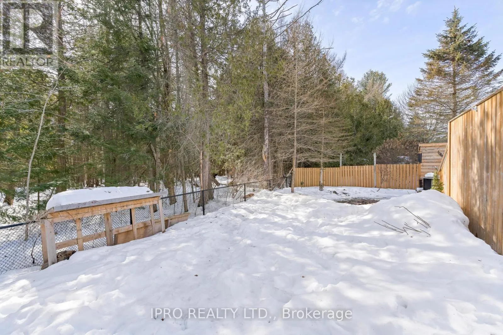 9 MEADOWOOD DRIVE