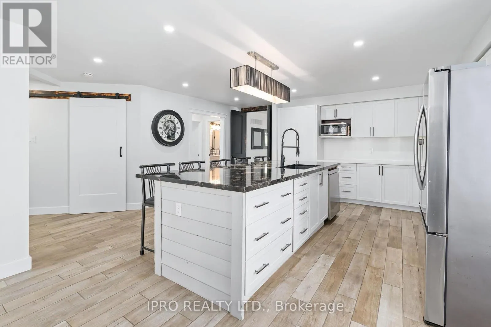9 MEADOWOOD DRIVE