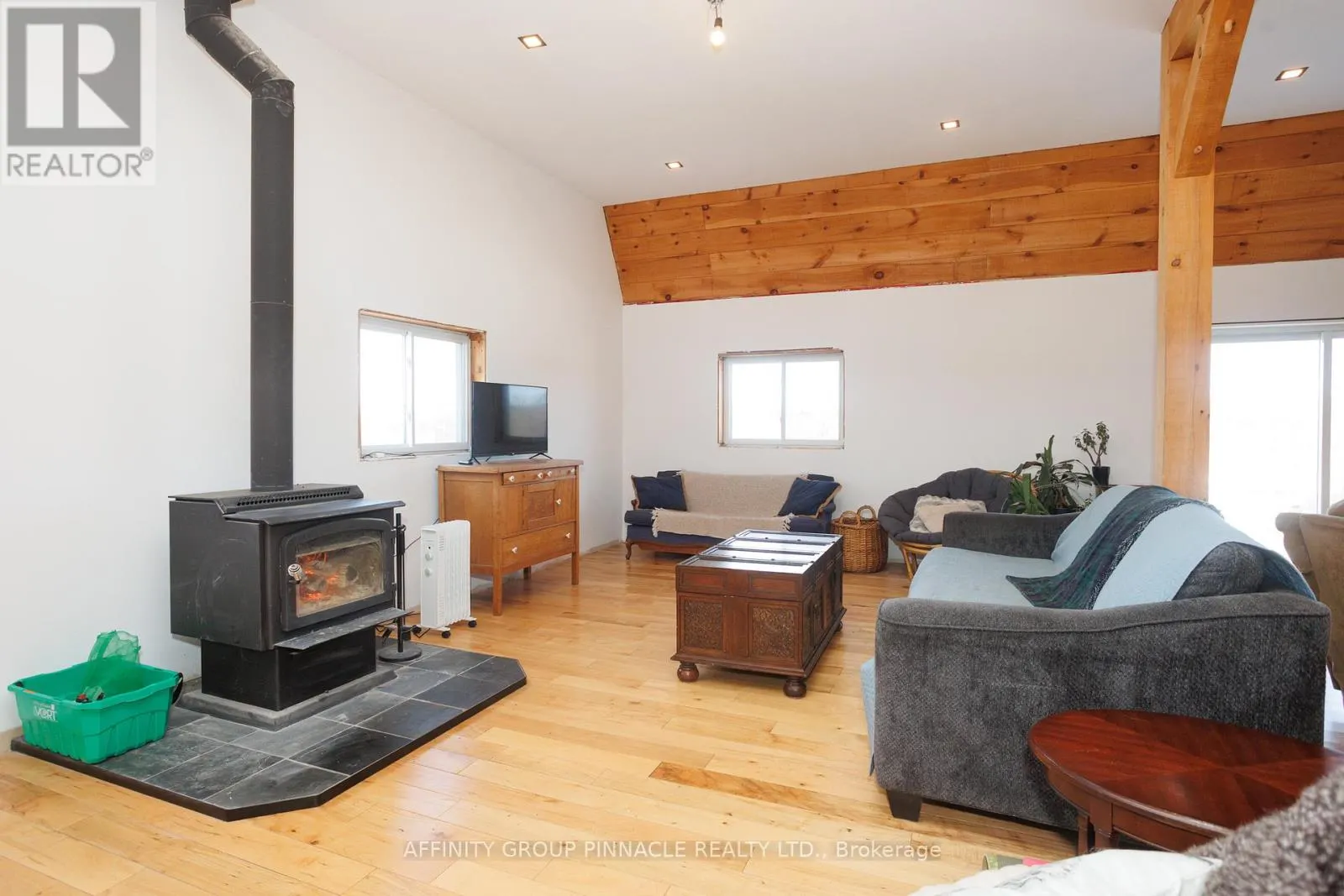 1295 CARLYON LINE