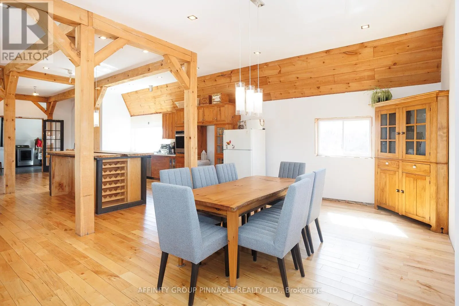 1295 CARLYON LINE