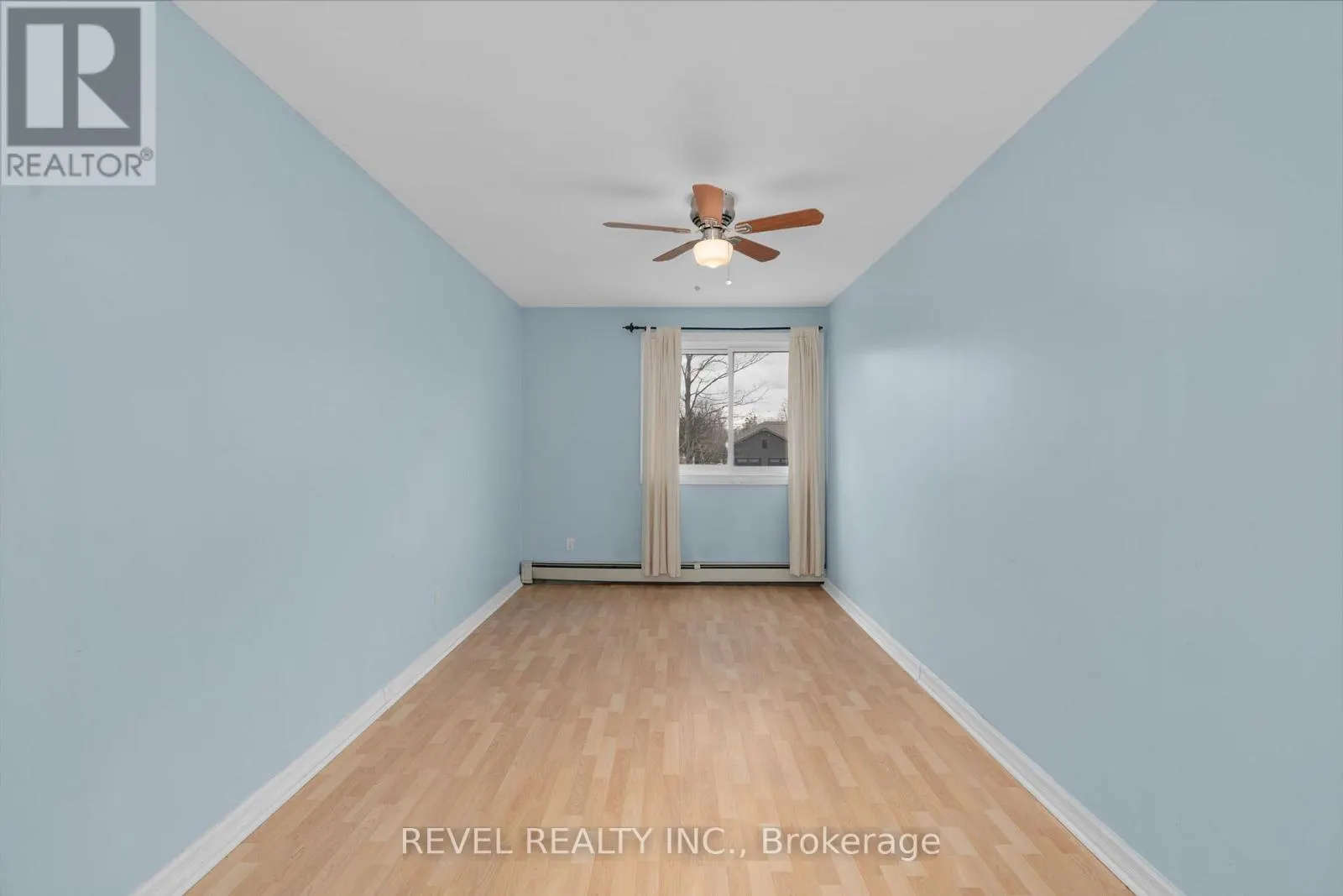 23 GREENGABLES DRIVE