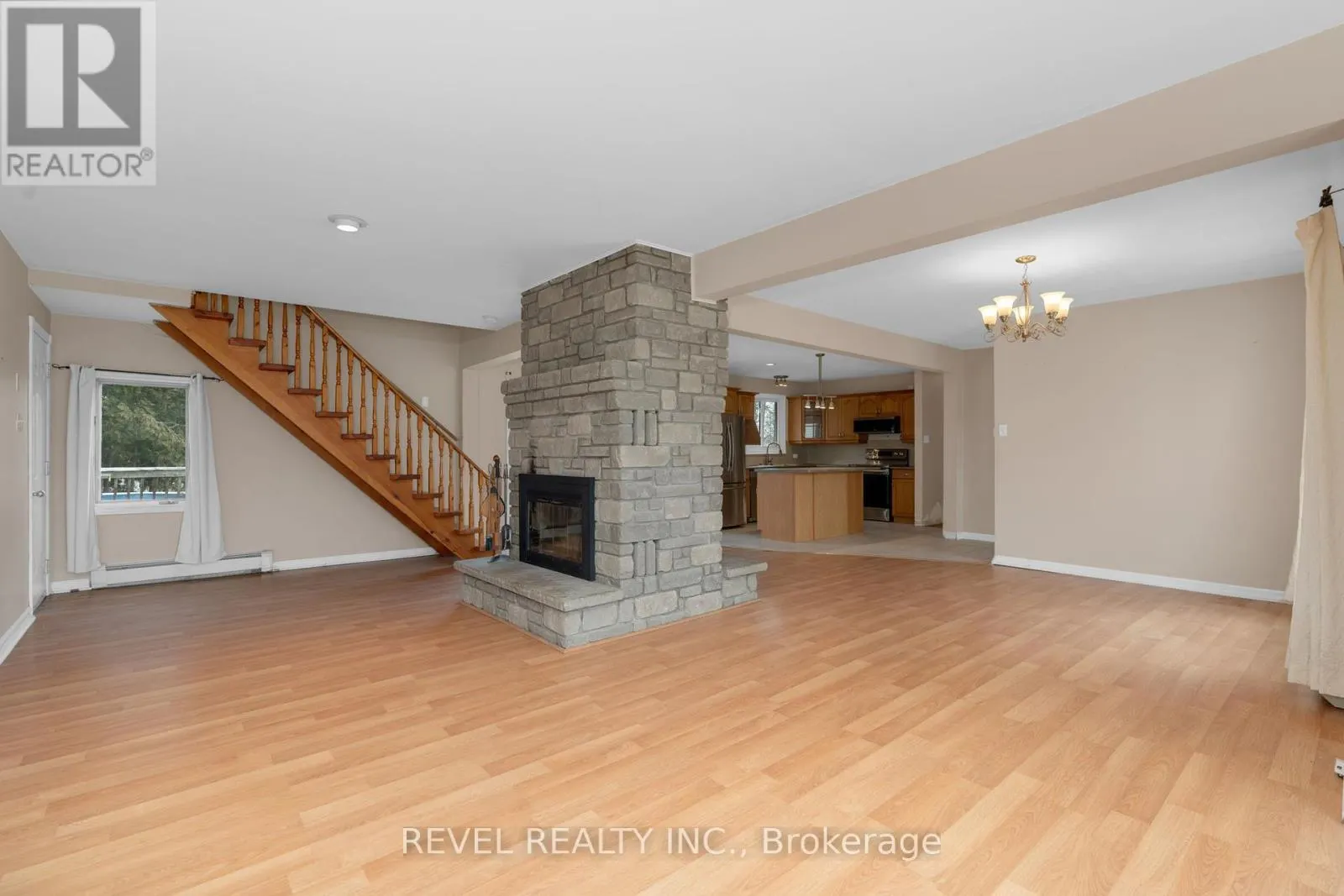 23 GREENGABLES DRIVE