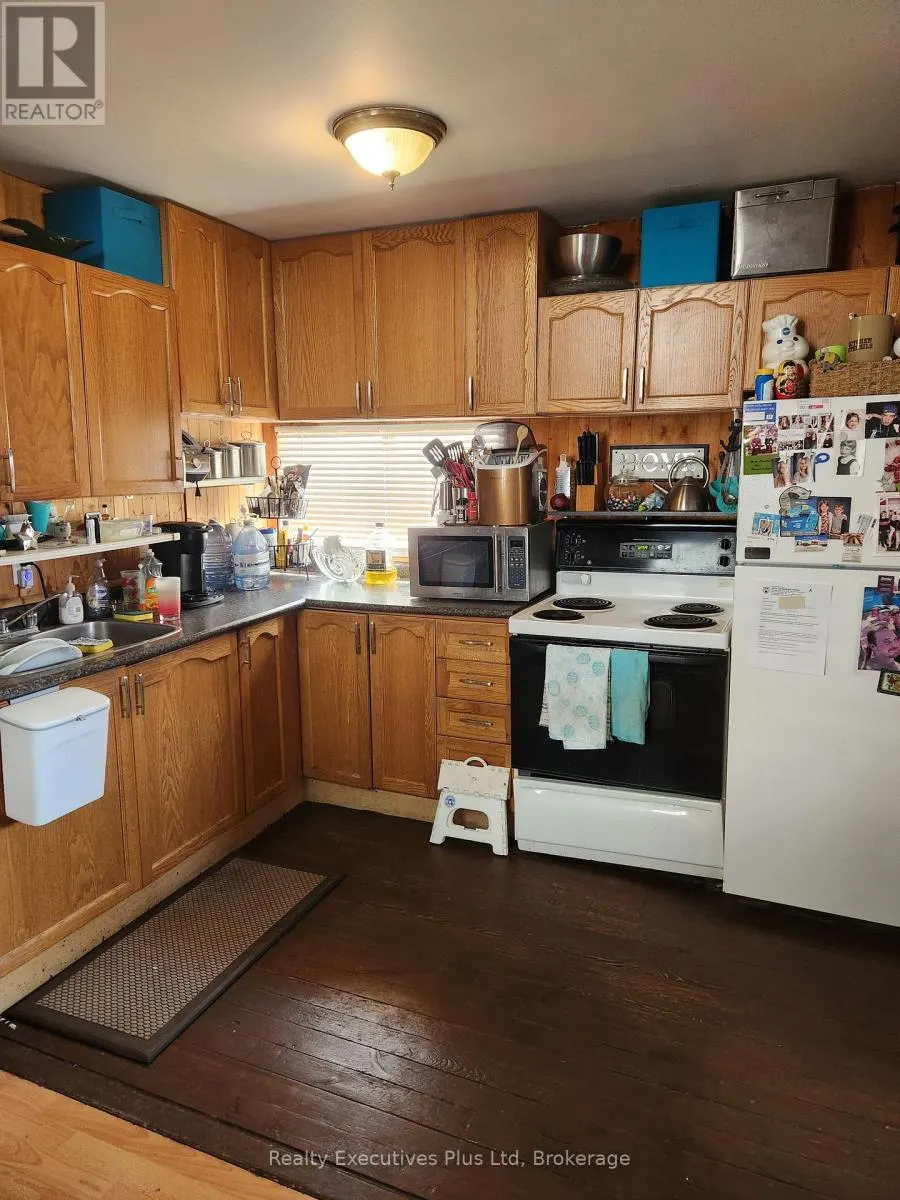 48 TINY BEACHES ROAD N