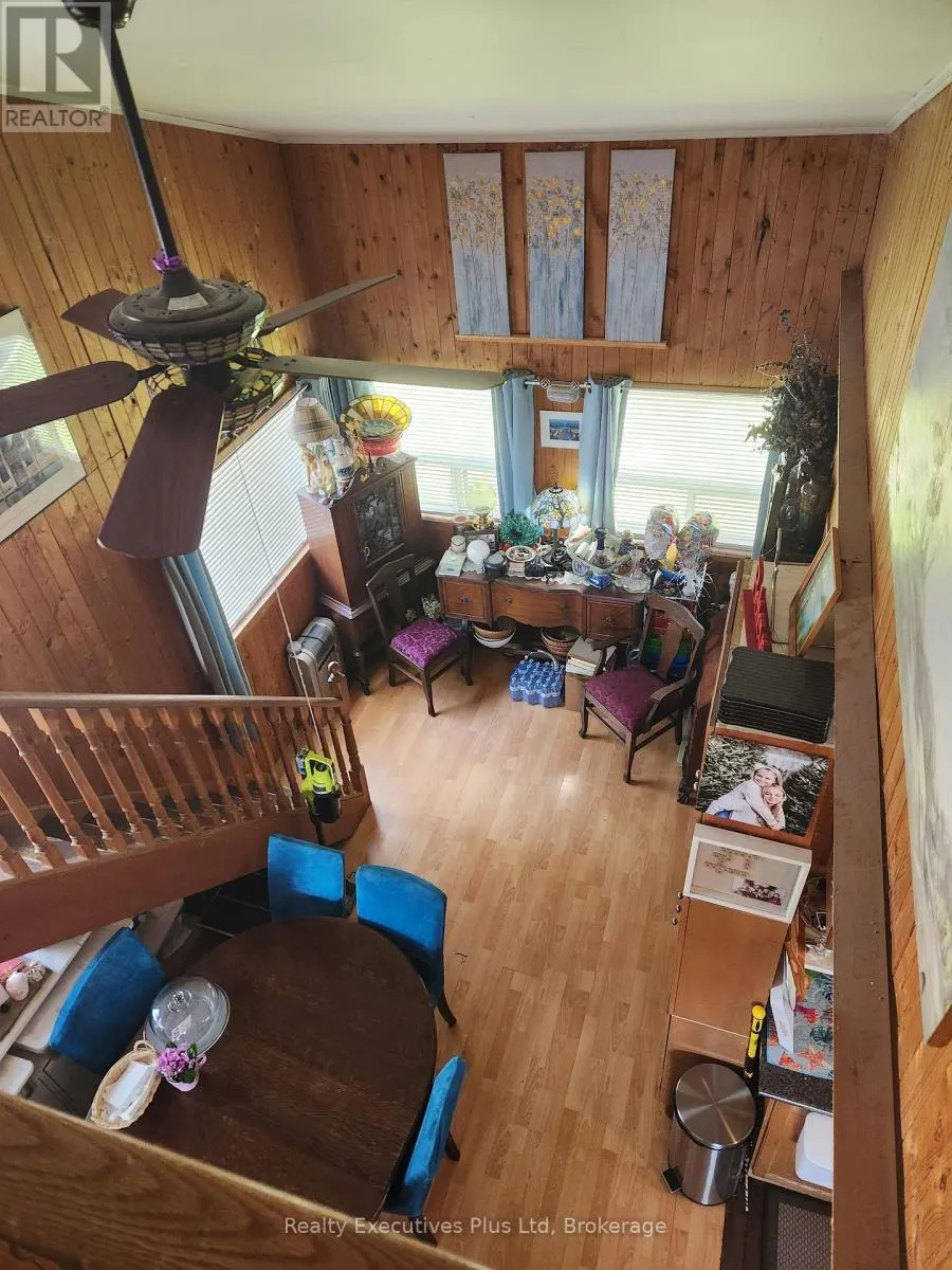 48 TINY BEACHES ROAD N
