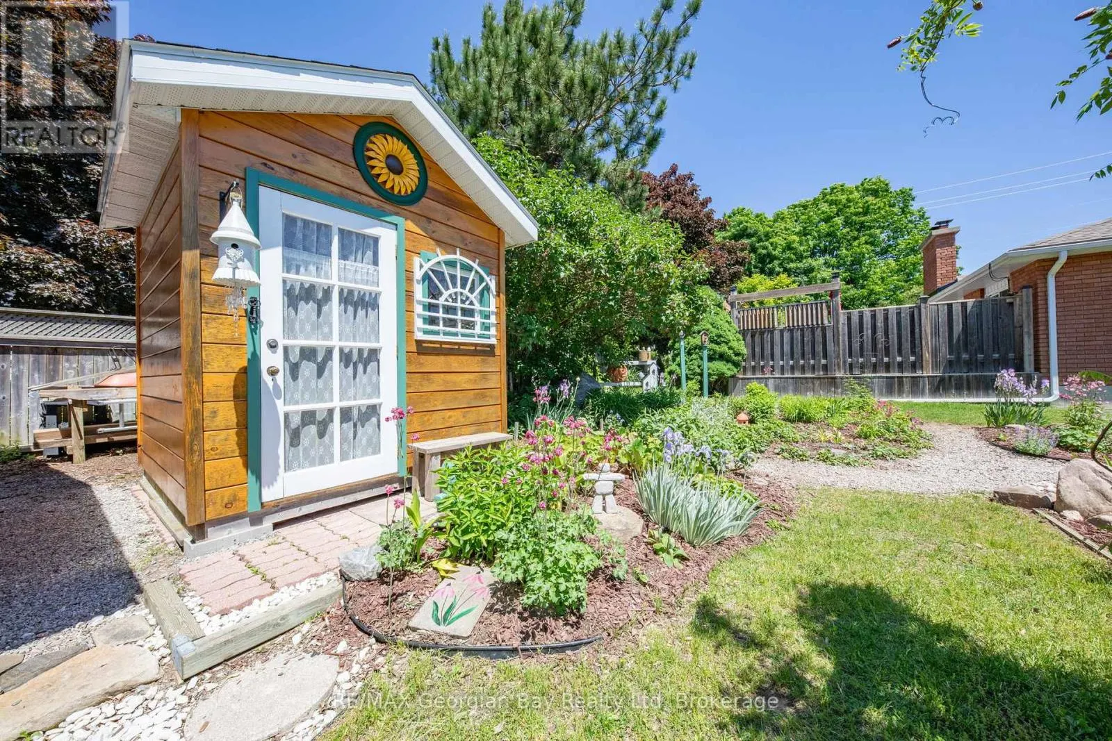 32 BONAVENTURE PLACE