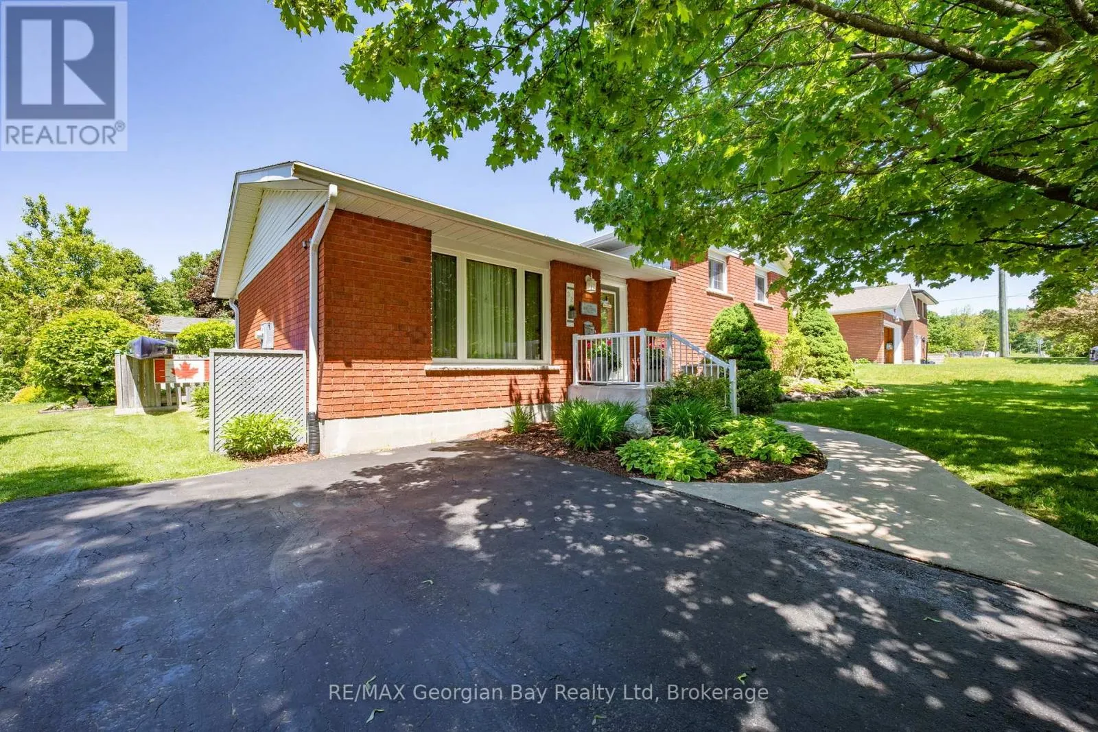 32 BONAVENTURE PLACE