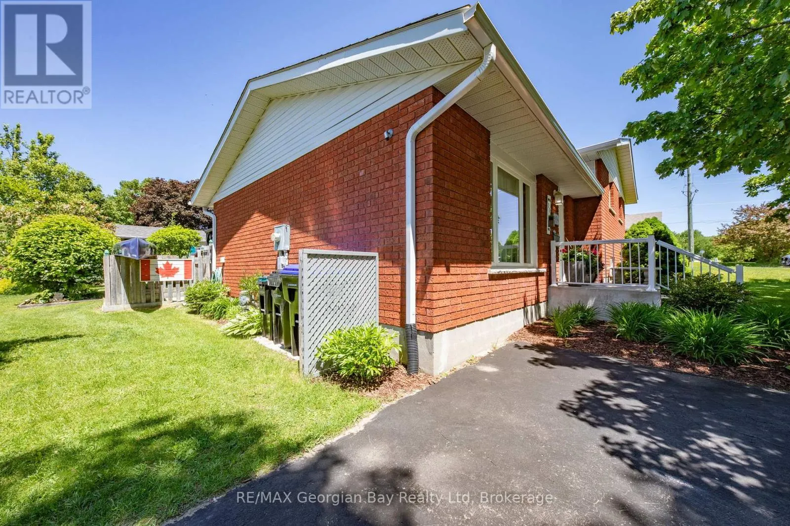 32 BONAVENTURE PLACE