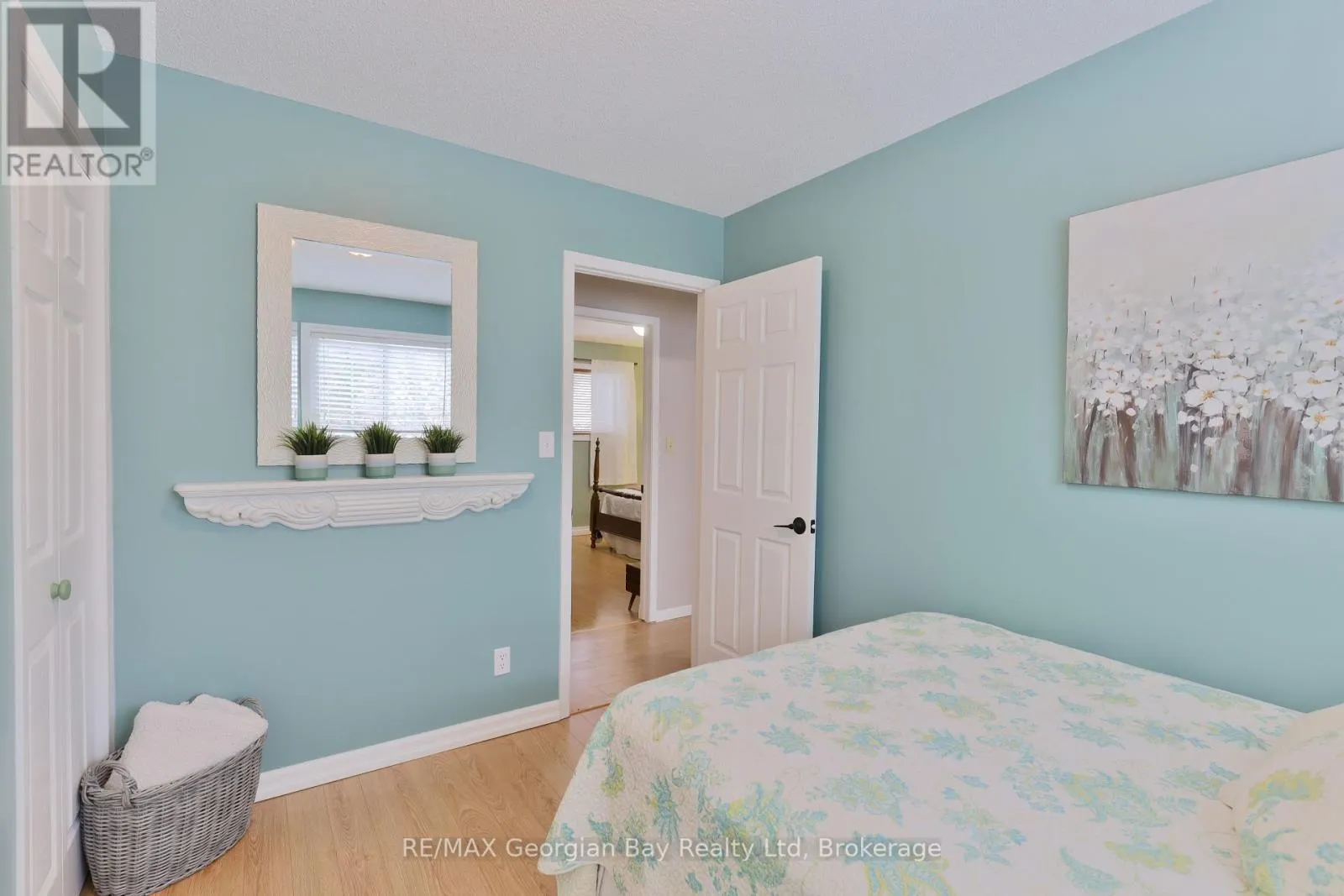 32 BONAVENTURE PLACE
