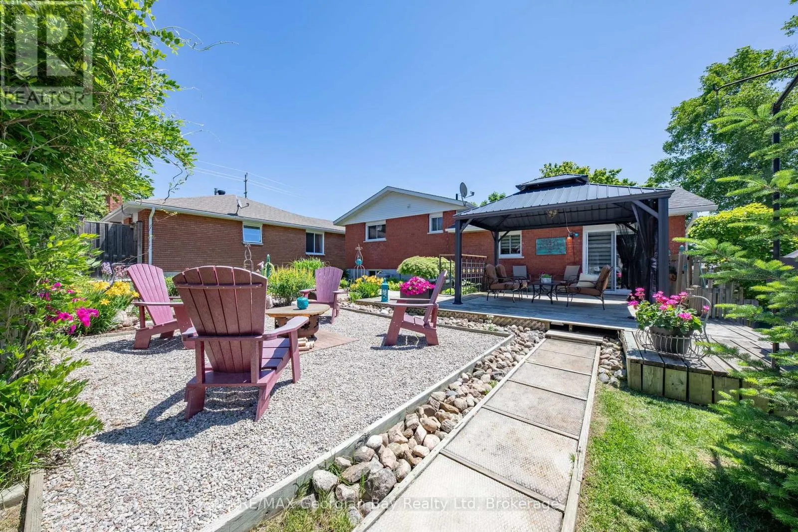 32 BONAVENTURE PLACE