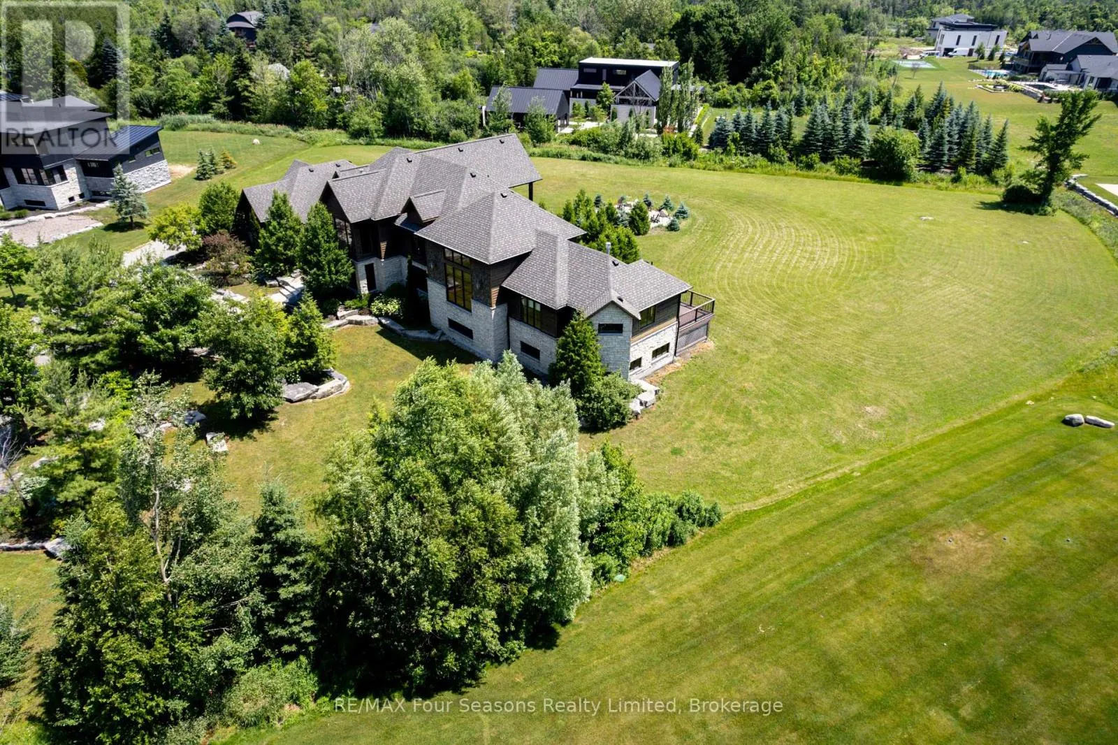 12 WINDROSE VALLEY BOULEVARD