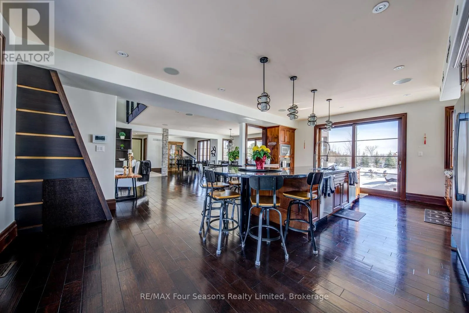 12 WINDROSE VALLEY BOULEVARD