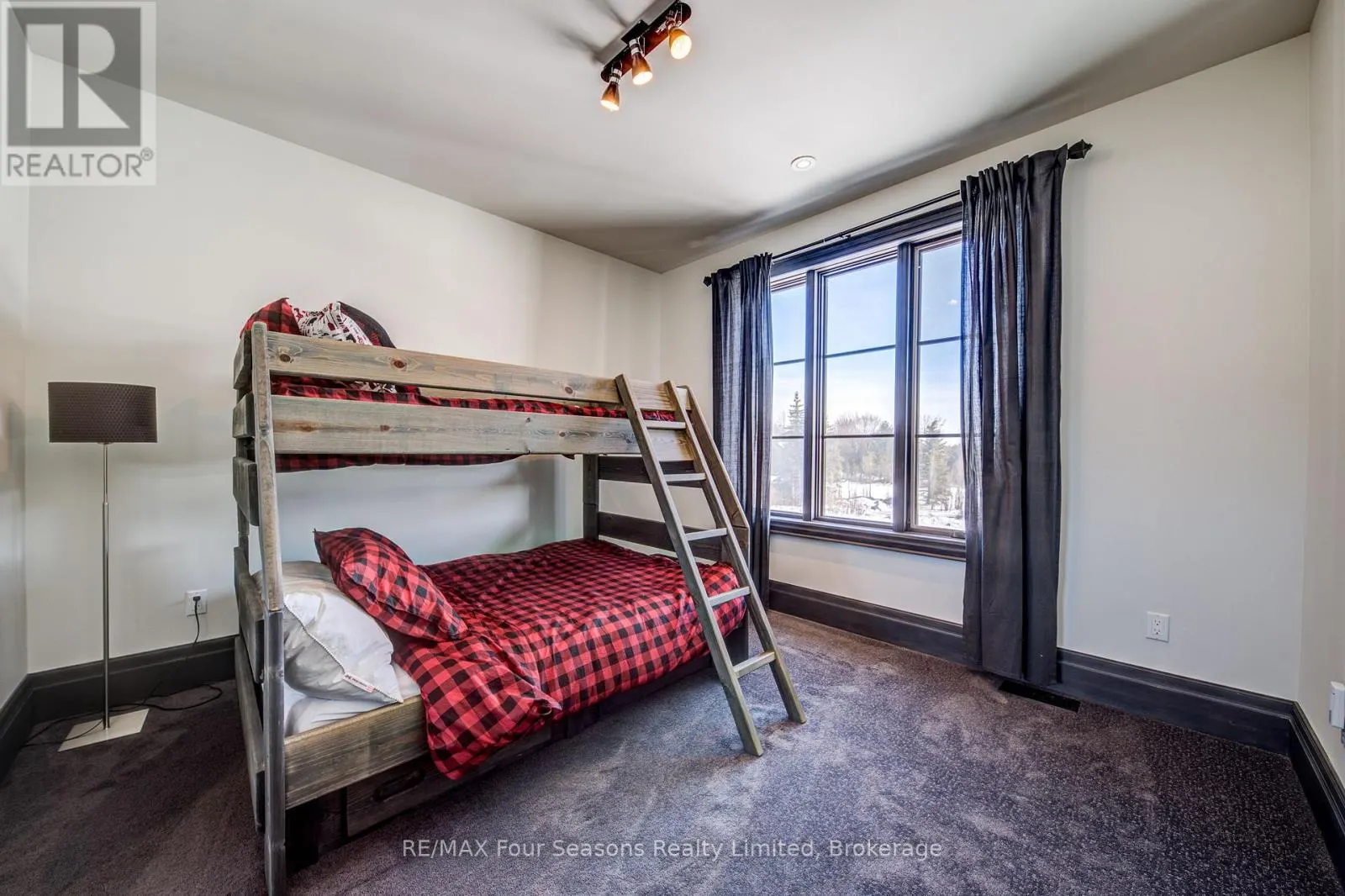 12 WINDROSE VALLEY BOULEVARD