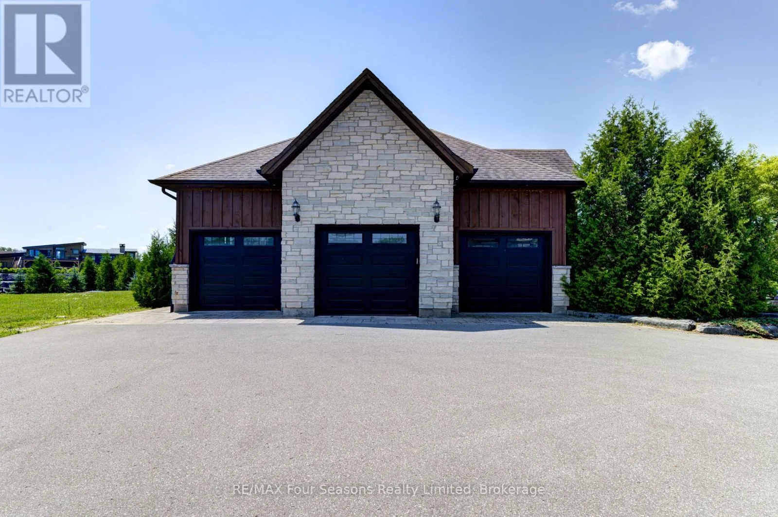 12 WINDROSE VALLEY BOULEVARD