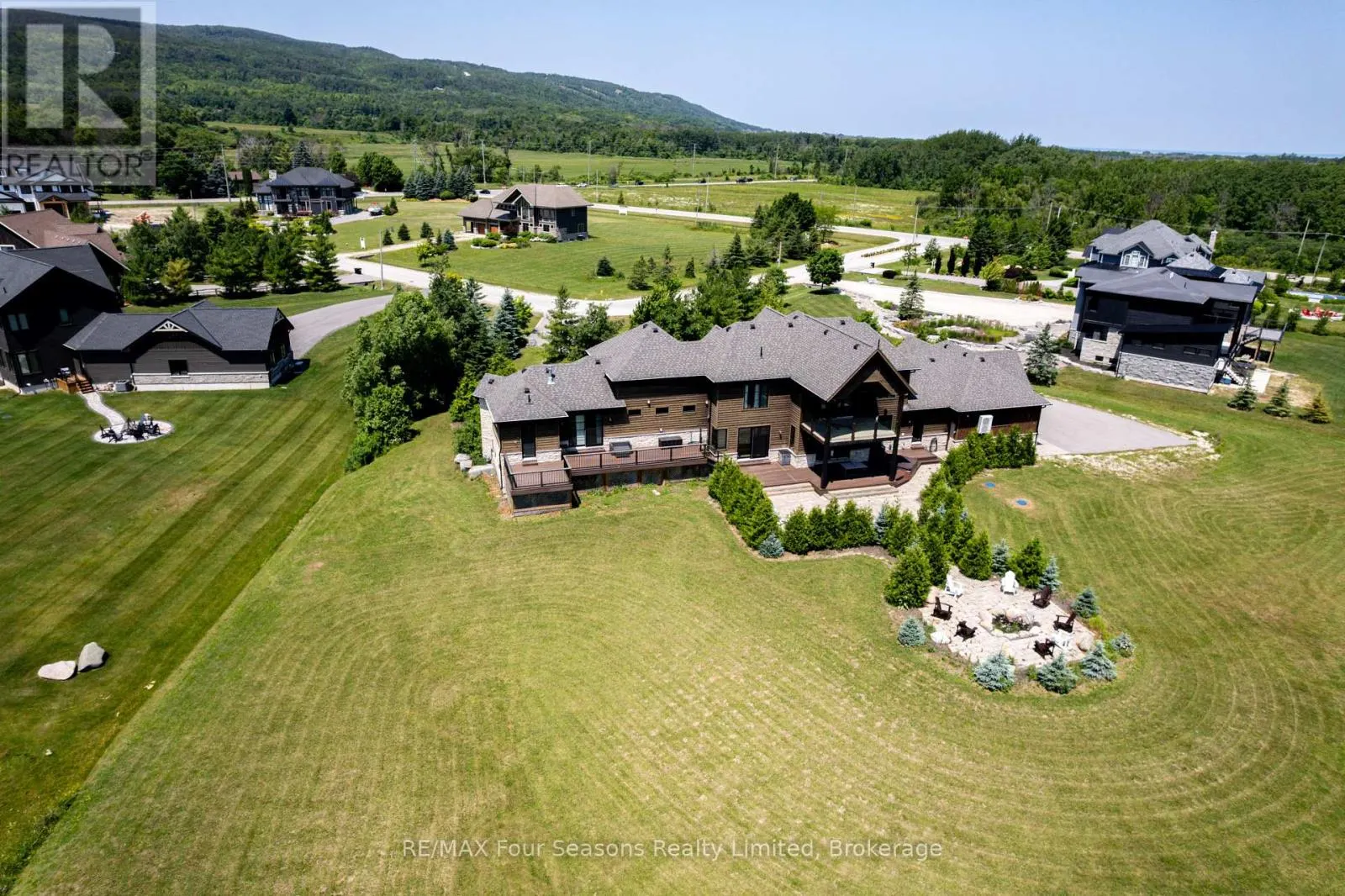 12 WINDROSE VALLEY BOULEVARD