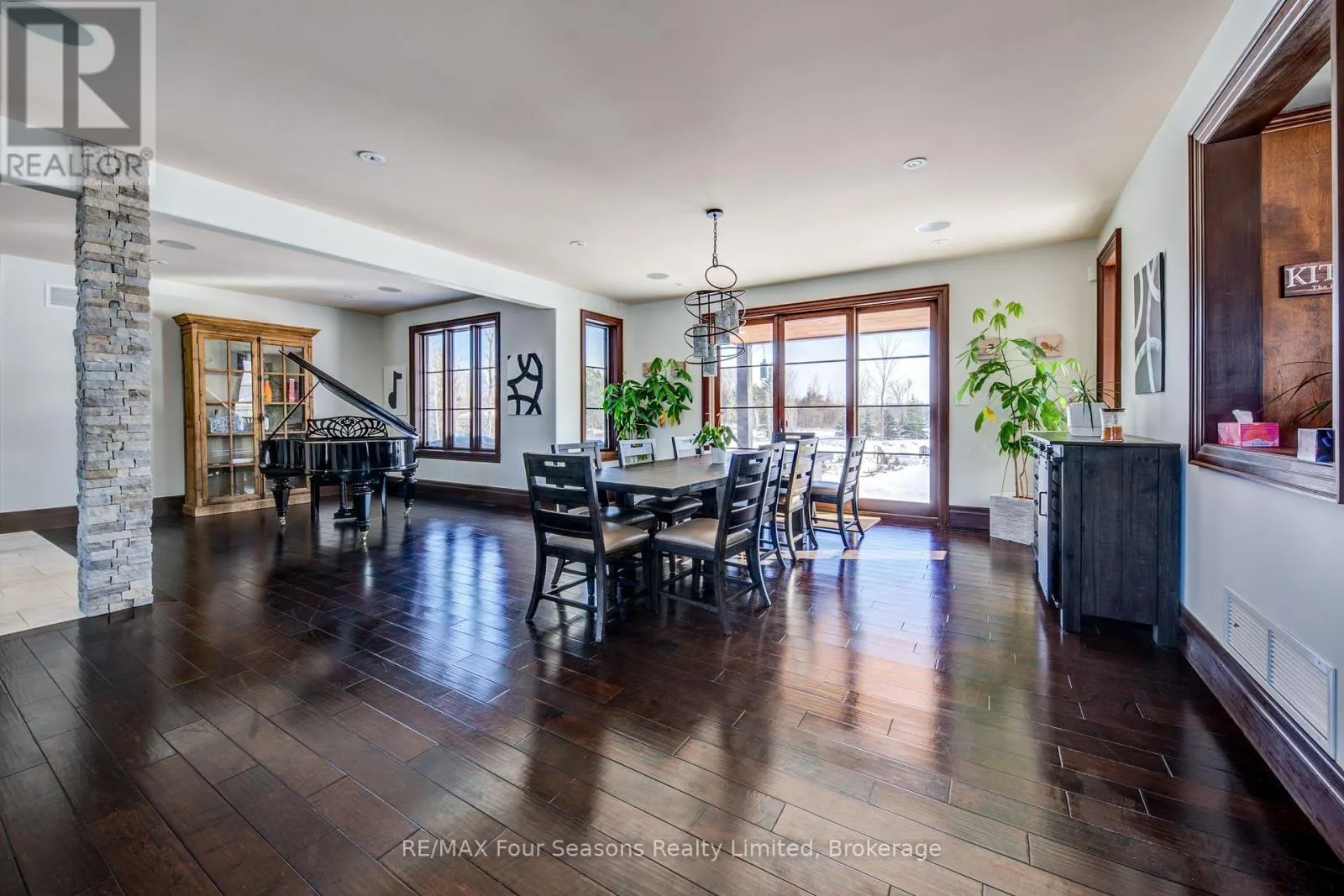 12 WINDROSE VALLEY BOULEVARD