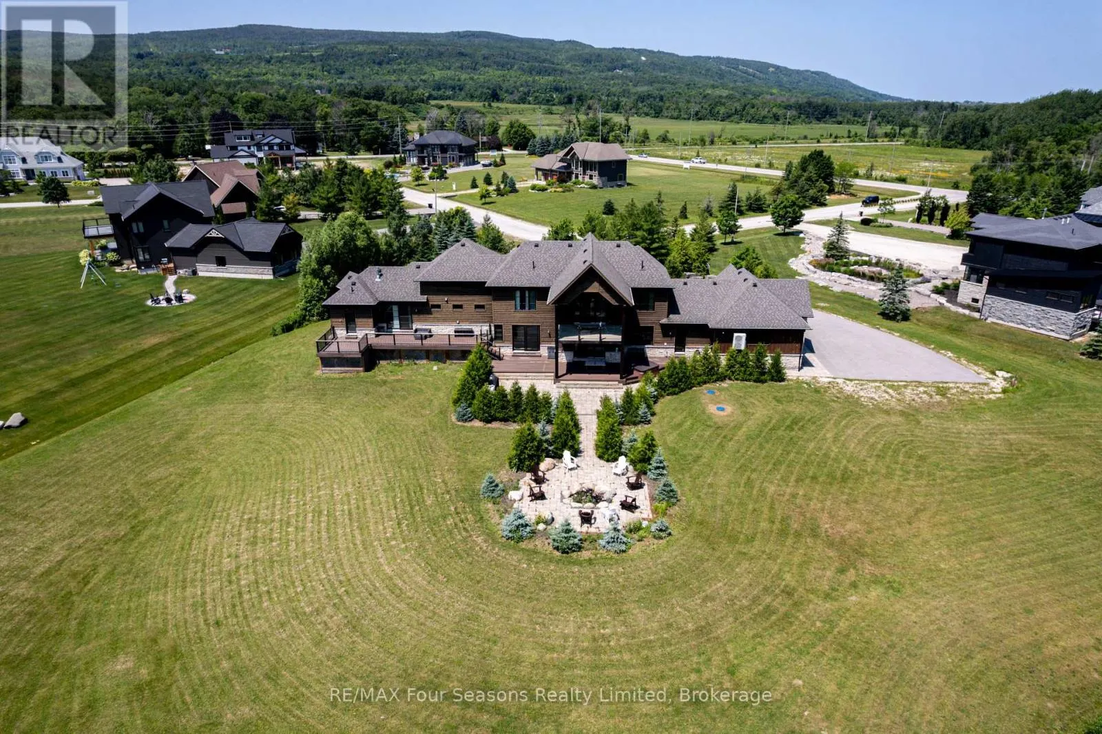 12 WINDROSE VALLEY BOULEVARD