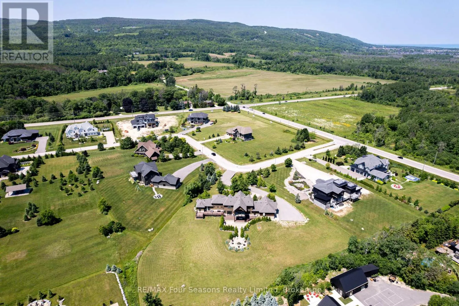 12 WINDROSE VALLEY BOULEVARD