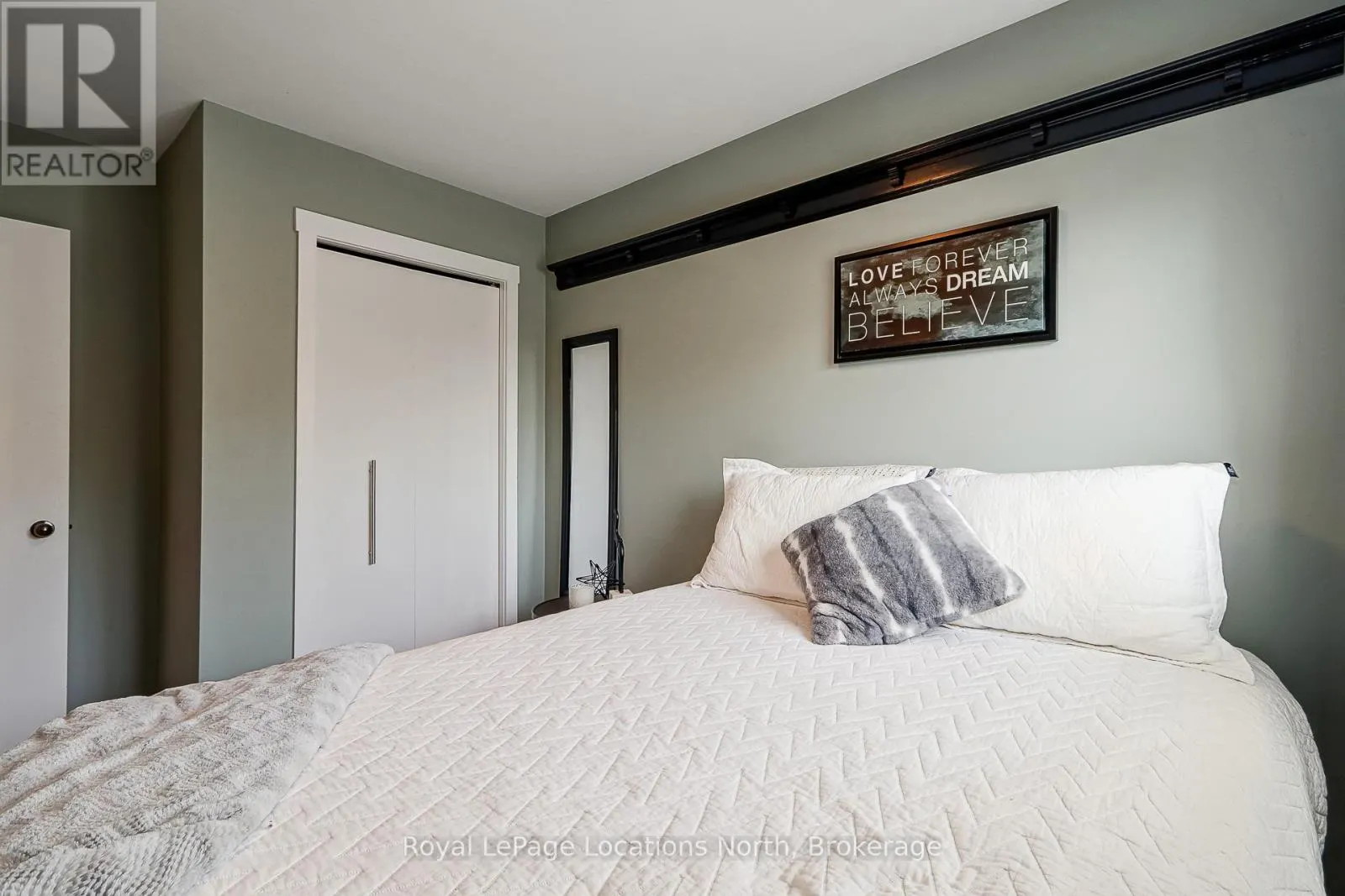 440 OXBOW CRESCENT
