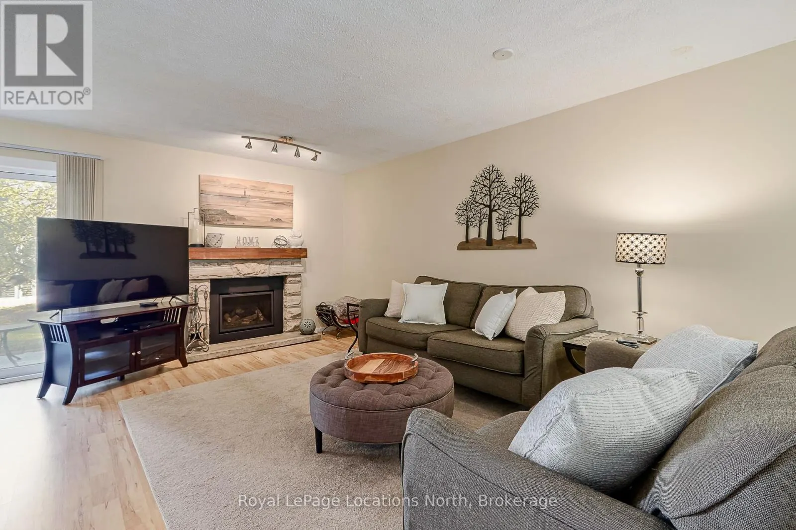 440 OXBOW CRESCENT