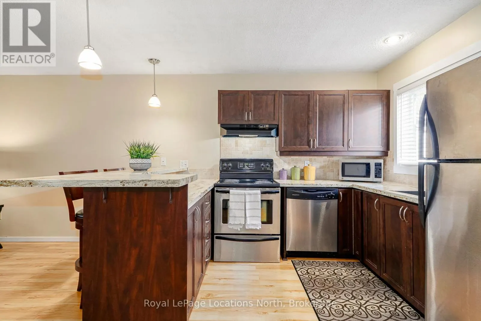 440 OXBOW CRESCENT