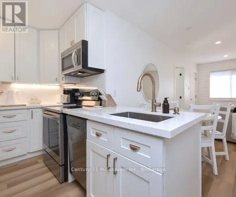 29 - 17 DAWSON DRIVE, #29