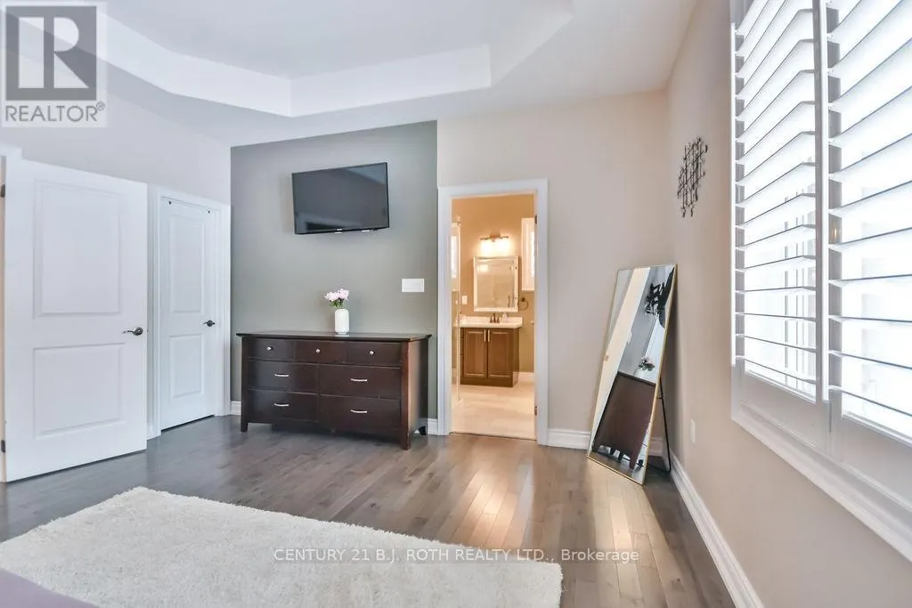 27 HOUBEN CRESCENT