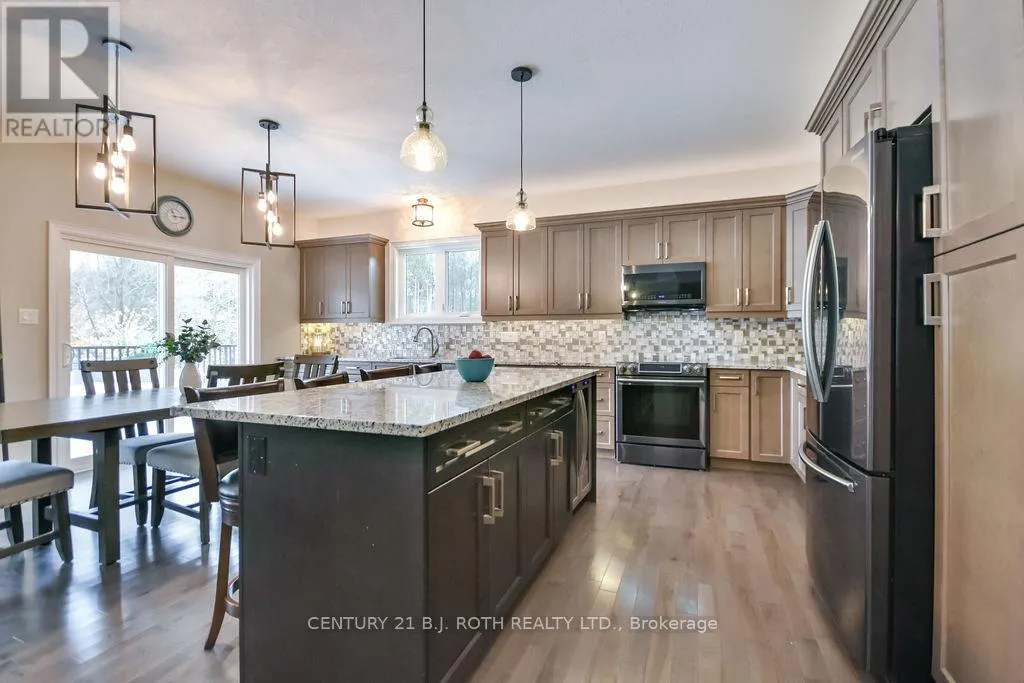 27 HOUBEN CRESCENT