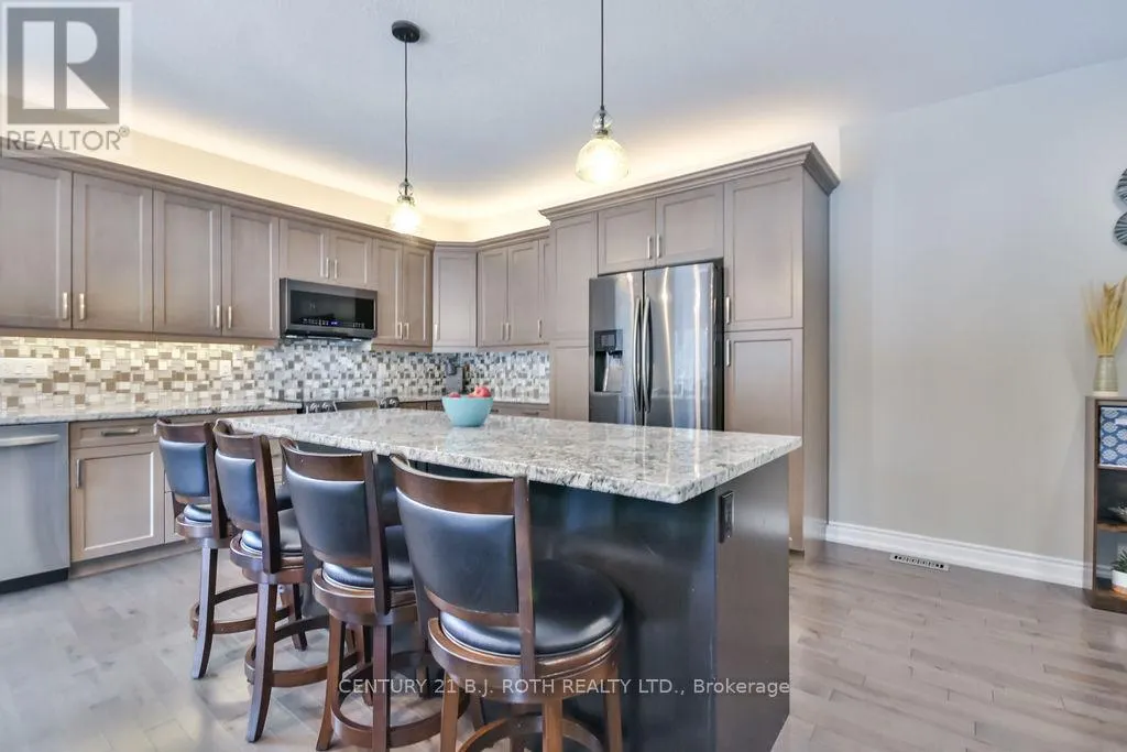 27 HOUBEN CRESCENT