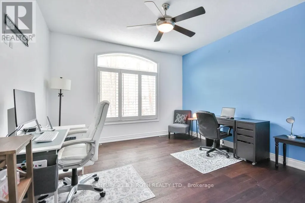 27 HOUBEN CRESCENT