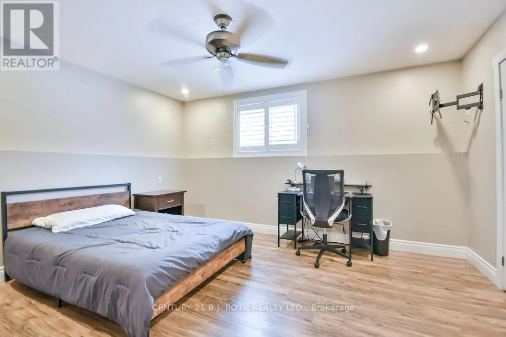 27 HOUBEN CRESCENT
