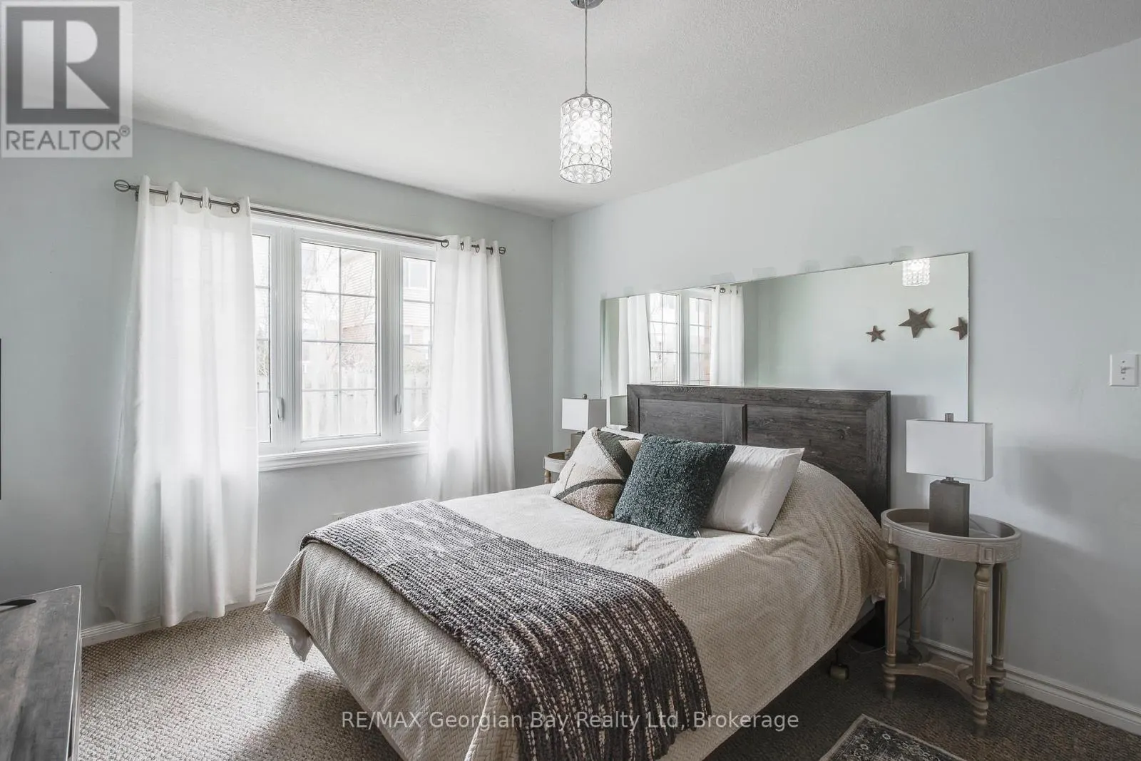 1085 WHITNEY CRESCENT