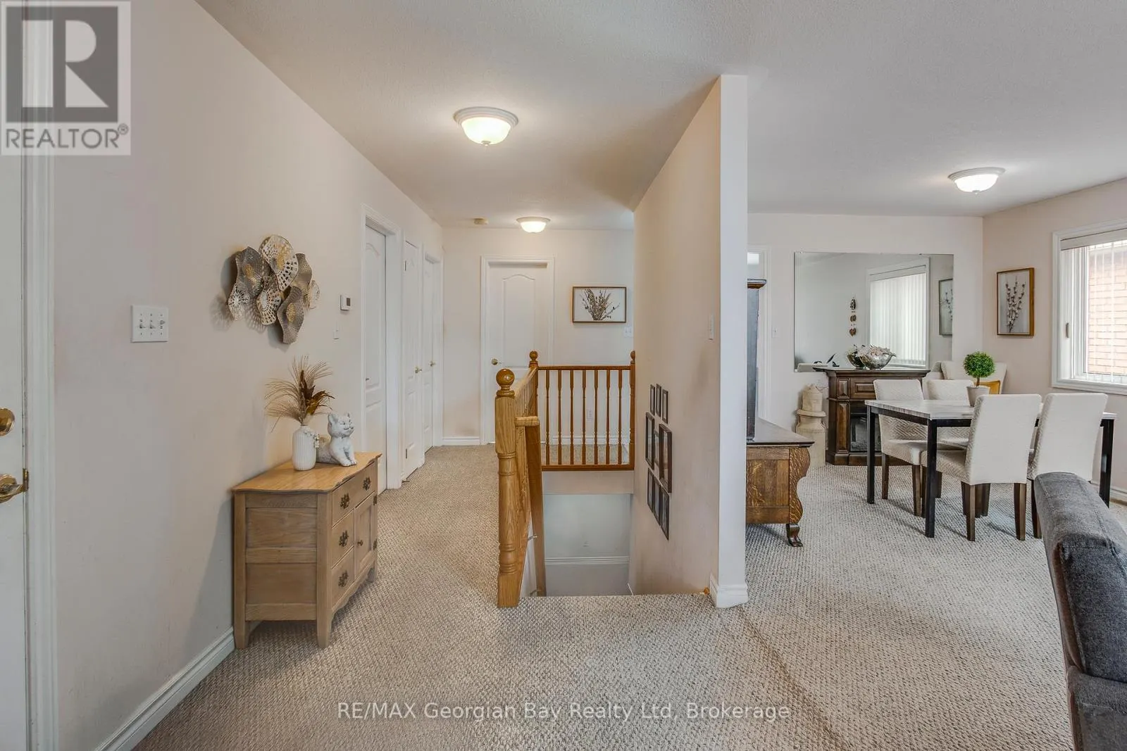 1085 WHITNEY CRESCENT